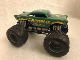 Avenger Hot Wheels Monster Jam Monster Truck Series 1:24 Scale 2004 Very Rare
