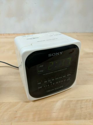 Sony Dream Machine Clock Radio - Alarm Clock With Battery Backup Icf - C120