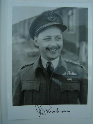 RARE & COLLECTABLE BATTLE OF BRITAIN PILOT JOHN FREEBORN SIGNED ' FIGHTER ACES ' 2