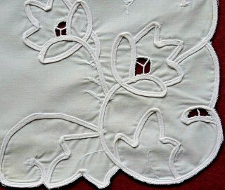 A Set Of 8 Vintage Handmade Drawn Fabric & Embroidered Napkins