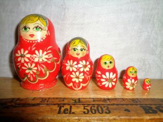 Vintage Russian Babushka Matryoshka Nesting Doll (5) Five Sizes - Nmm