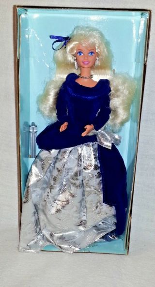 1995 Avon Exclusive Winter Velvet Barbie Caucasian