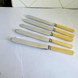 Vintage 5 Dinner Knives Stainless Steel Blades Round Tip 9.  25 Long Mappin & Webb