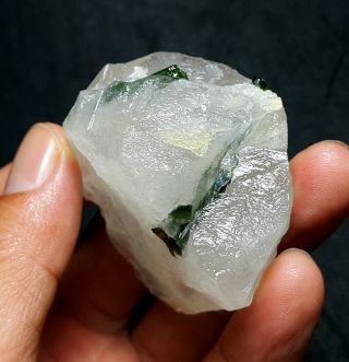 RARE 88.  8 g Natural Green Tourmaline crystals Rough Stone Specimen A168 3
