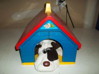 Vintage Rare 1986 Pound Puppies Dog House Red Blue & Yellow With Dog Tonka