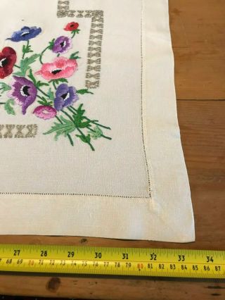 STUNNING VINTAGE IRISH LINEN HAND EMBROIDERED TABLECLOTH GORGEOUS FLORALS 2