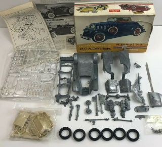 Vtg Unbuilt Hubley 1932 Chevrolet Roadster Metal Model Car Kit 4862 - 500 Parts