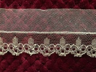 Rare Antique Bobbin Lace Edging With A Stylised Fleur De Lys 2.  5 Yard By 2 1/4 "