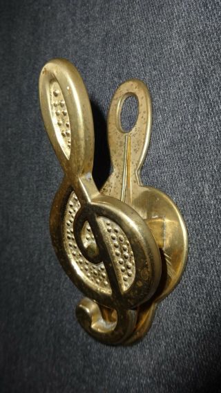 Fabulous Vintage Brass Musical Treble Clef Wall Hanging Peg Clip - Antique