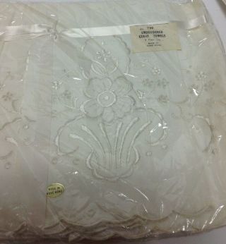 3 Antique Vtg White Linen Madeira Hand Embroidered Tree Guest Hand Towel Set