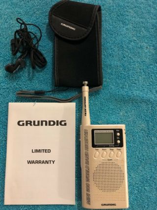 Rare White Grundig Mini 300 World Band Receiver Am/fm/sw Radio W Case Headphone