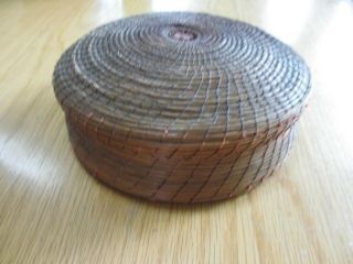 Old Antique Native American Indian Sweetgrass Lidded Basket