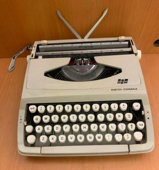 Smith Corona Profile Portable Typewriter With Hard Case Rare White Color Vintage