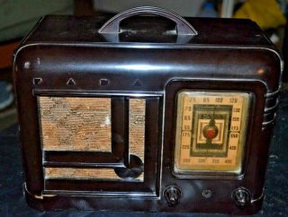 1942 Vintage Antique Art Deco Fada Black Plaskon Bakelite Tube Radio Model 220