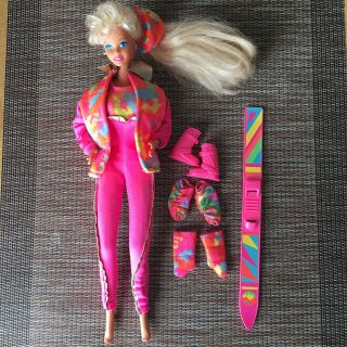 Mattel 1991 Snow Ski Fun Barbie Doll Pink Jacket Pants Boots Blonde Blue Eyes