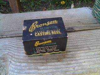 Bronson Gladiator level winding casting fishing reel box only 3400 3