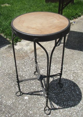 Vintage 26 " H Twisted Wrought Iron Ice Cream Parlor Stool Soda Fountain Bar Stool