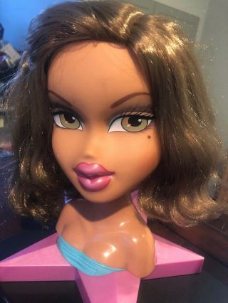 Rare 2002 Yasmin Hair Styling Bratz Doll Head Pink Star Base