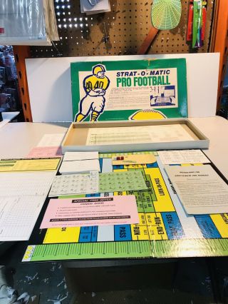 1973 Strat - O - Matic Pro Football Board Game - Rare Cards.