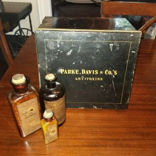 Very Rare Antique Park & Davis Antitoxin Box With Bottles