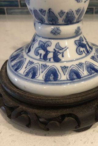 Vintage CHINESE BLUE & WHITE PORCELAIN Ceramic/Brass TABLE LAMP Mid Century VG 2