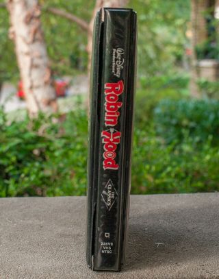 Robin Hood VHS Black Diamond 228VS Black Clamshell Rare Walt Disney Home Video 2