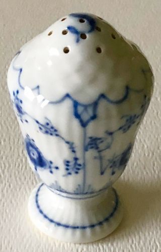 Antique Porcelain Royal Copenhagen Blue Fluted Plain Pattern Salt Shaker 480