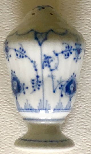 Antique Porcelain ROYAL Copenhagen BLUE FLUTED Plain Pattern Salt Shaker 480 3