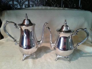Vintage Wm Rogers Silver Plated Coffe & Tea Pot