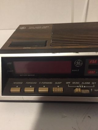 Vintage General Electric GE 7 - 4616B Dual Alarm AM/FM Clock Radio Woodgrain 2