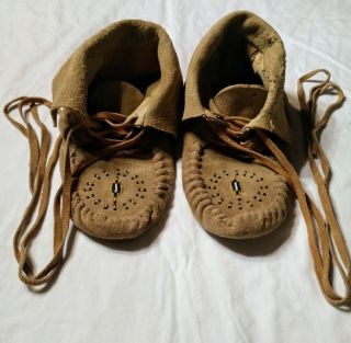 Antique/vintage Native American Indian Beaded Moccasins In