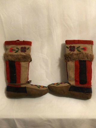 Antique Vintage Native American Beaded Moccasin Boots - Fur - Glass Beads - Felt 3