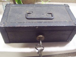 Vintage Erie Art Metal Strong Box Safe With Key Very Old