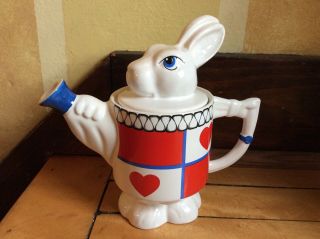 Alice In Wonderland White Rabbit By Wade Teapot Rare