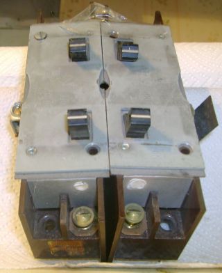 Square D Antique 30a 115/230v Multi Breaker Main Unit With Four 15 Amp 120v Brk