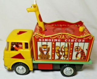 Rare Vintage Tomy Friction Toy Circus Truck Tin - Plastic Girafffe Japan.