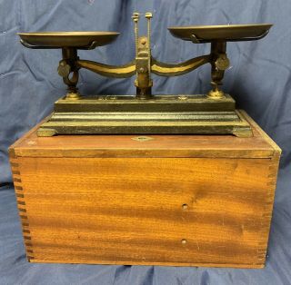 Vintage No.  4 Merchant Balance Scale Cast Iron Brass Apothecary Wooden Box