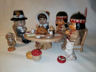 Vintage Ceramic Mold Pilgrim & Indian Thanksgiving Set With Table RARE ITEM 2