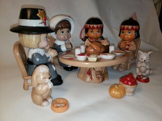 Vintage Ceramic Mold Pilgrim & Indian Thanksgiving Set With Table RARE ITEM 3