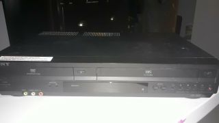 Sony Combo Dvd/vcr Recorder Slv - D380p.  With Av Cords Rarely.