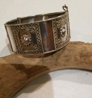 Antique Sterling Silver Hinged Bangle Bracelet 28.  7g / 7 " Inside Circumference