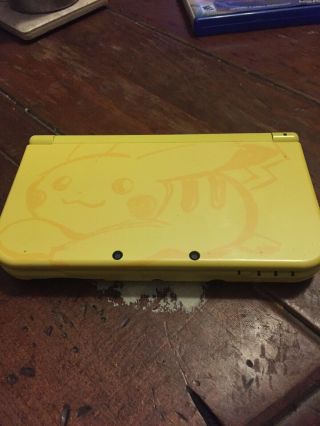 Nintendo 3ds Xl Console Pikachu Edition Limited Very Rare Yellow
