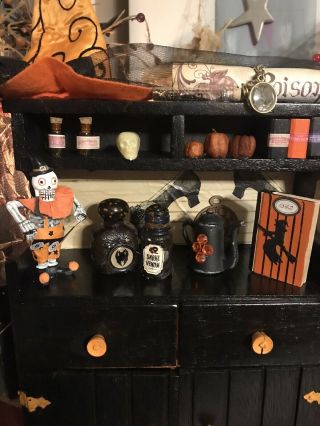 Halloween Witch ' s Cabinet Apothecary Primitive Display Piece Gorgeous Piece Boo 2