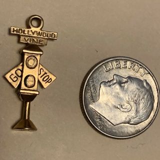 Rare Vintage 14k Yellow Gold 2g Hollywood & Vine Charm W/ Moving Stop Go Yes No
