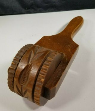 Rare Carved Wooden Rolling Stamp Primitive Antique Wood Cookie Or Butter Press