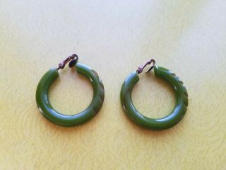 Vintage 1950s Olive Green and Brown Carved Bakelite Hoop Clip Earrings RARE 2