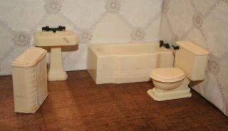Renwal 4 Piece Bathroom Set Vintage Dollhouse Miniature Furniture Plastic 1:16