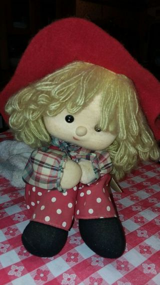 Vintage Wind - Up Country Doll Plays " Somewhere Over The Rainbow " Musical Ragdoll