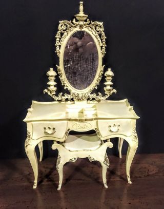 Barbie Doll 1963 Vanity And Bench Suzy Goose Rare In Extremely