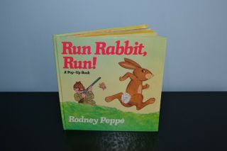 Run Rabbit,  Run : A Pop - Up Book By Rodney Peppe (1982,  Paperback) Rare